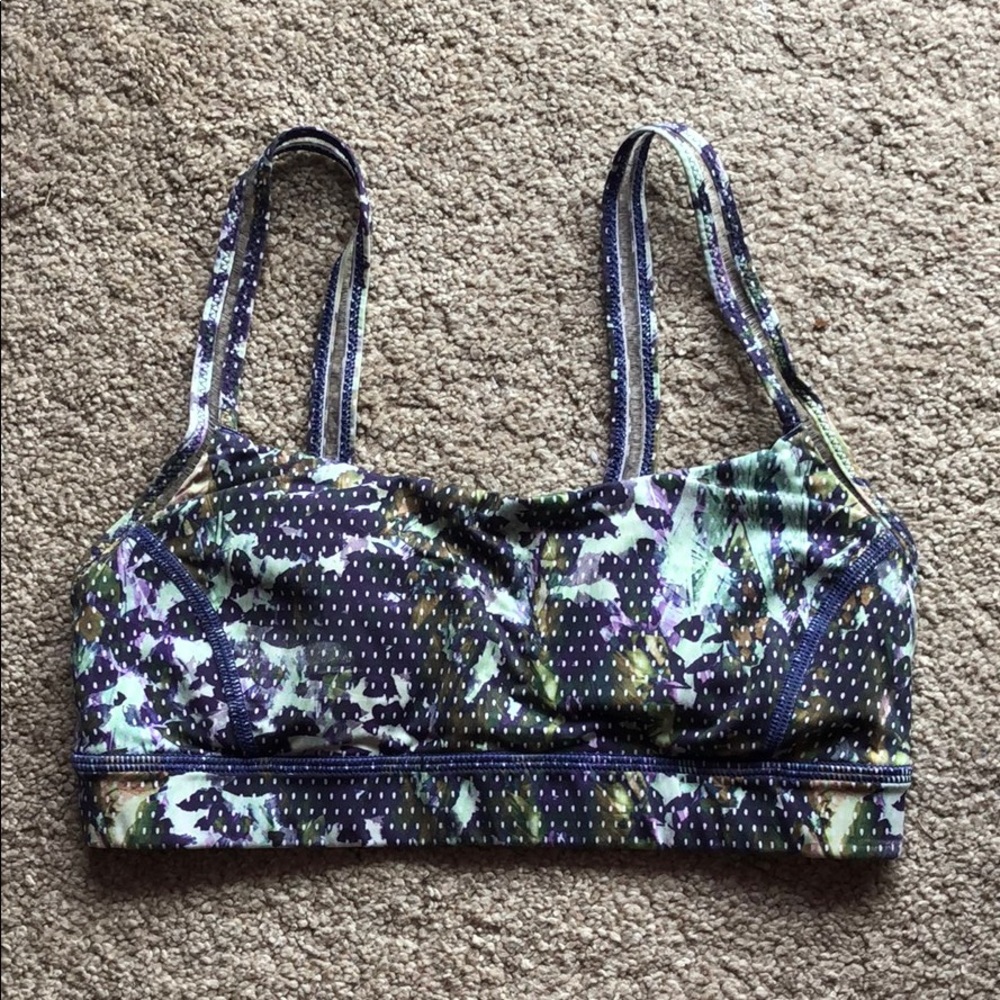 Lululemon sports bra
